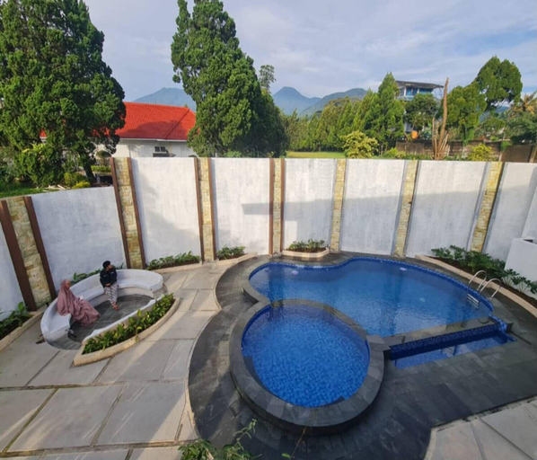 Pool 2, Cozzy Villa Rans Cimacan, Bogor