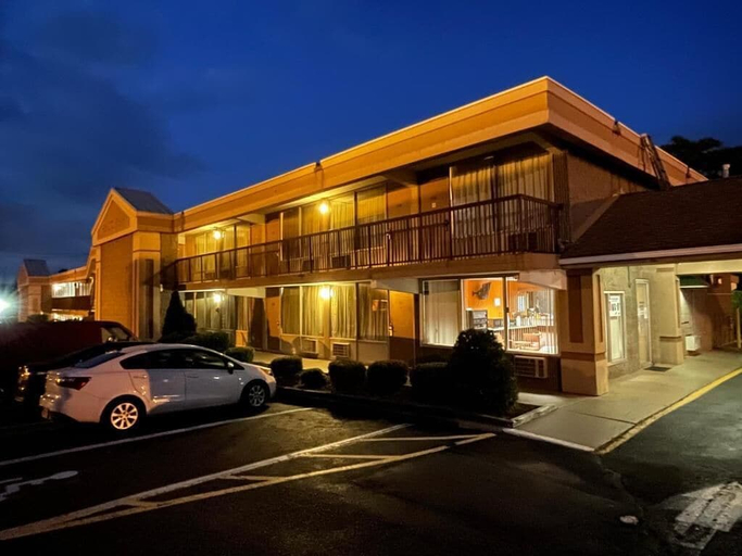 Exterior & Views 2, TRAVELERS INN, Middlesex