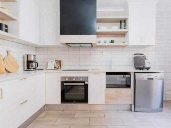 Private kitchen 4, Modern Executive Stay, Siyanda