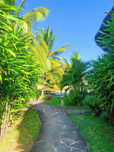 Property grounds 4, Hidden Gems Homes ocean Beach, Malindi