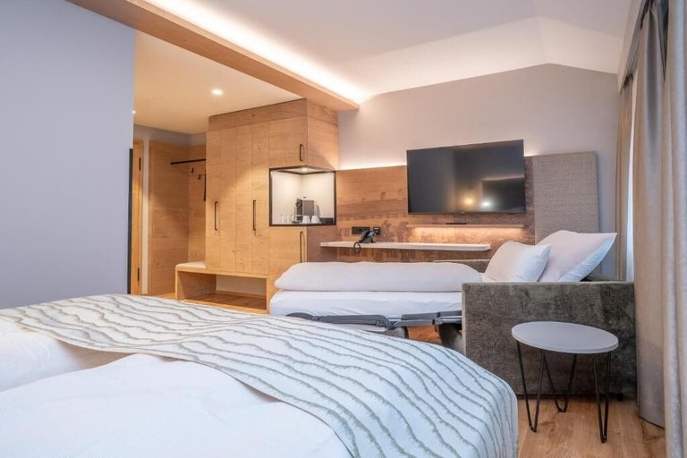 Bedroom 3, Gasthof zur Post, Miesbach