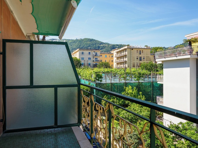 Others 5, Casa Sofia, Napoli