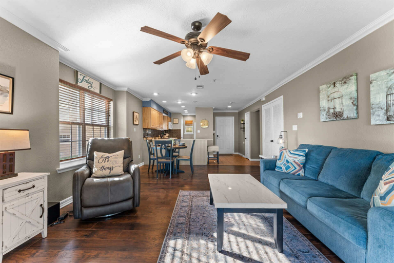 Living area 5, Austin's Hideaway Golf-view, Taney