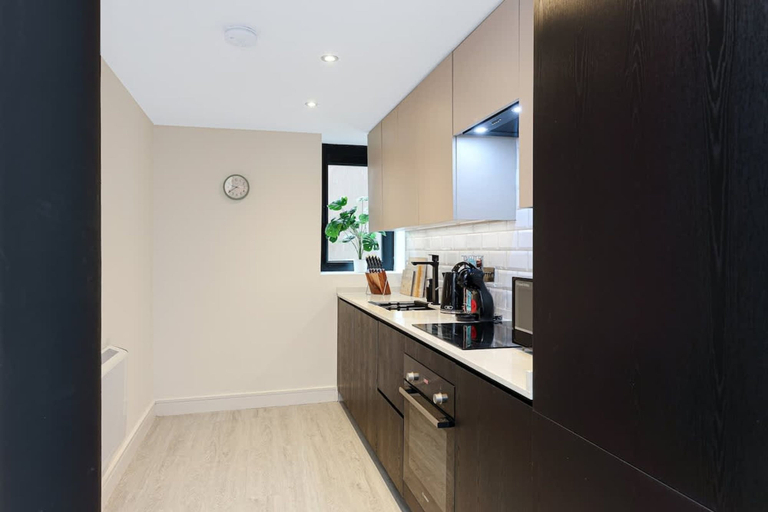 Room 2, Perfect Booking 2 Bed Flat With Gym Cinema, Wakefield