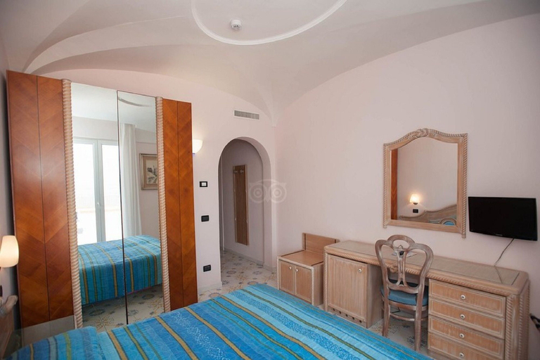 Bedroom 3, Hotel Terme Cristallo Palace, Napoli