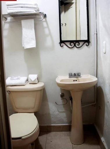 Bathroom 4, CASA DE LOS DULCES SUEÑOS, Morelia