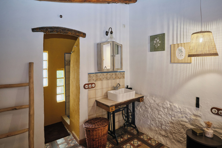 Bathroom 5, Casa Mathilda, Granada