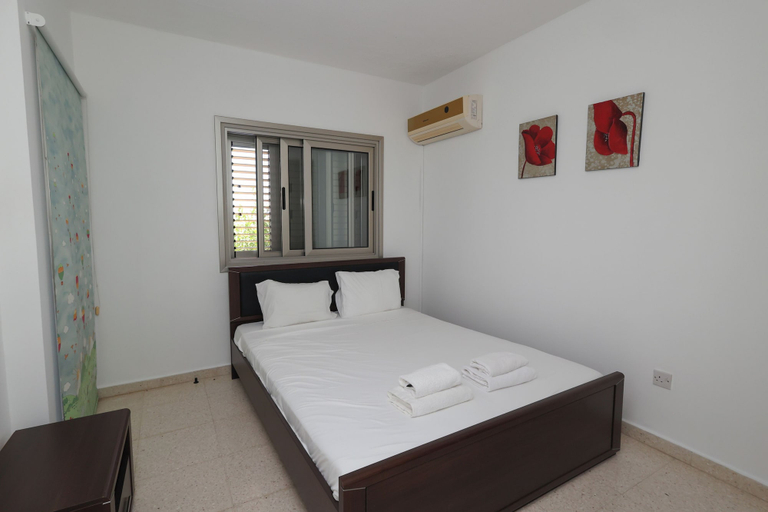 Room 2, 2BR Apartment with Balcony in Paralimni