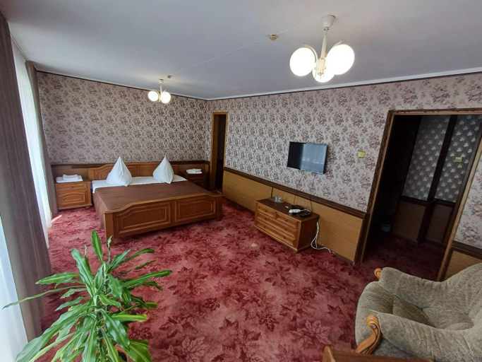 Others 5, Hotel Turist, Chisinau