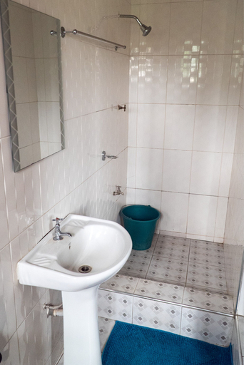 Bathroom 3, Sign of Silence Hostel, Kumasi