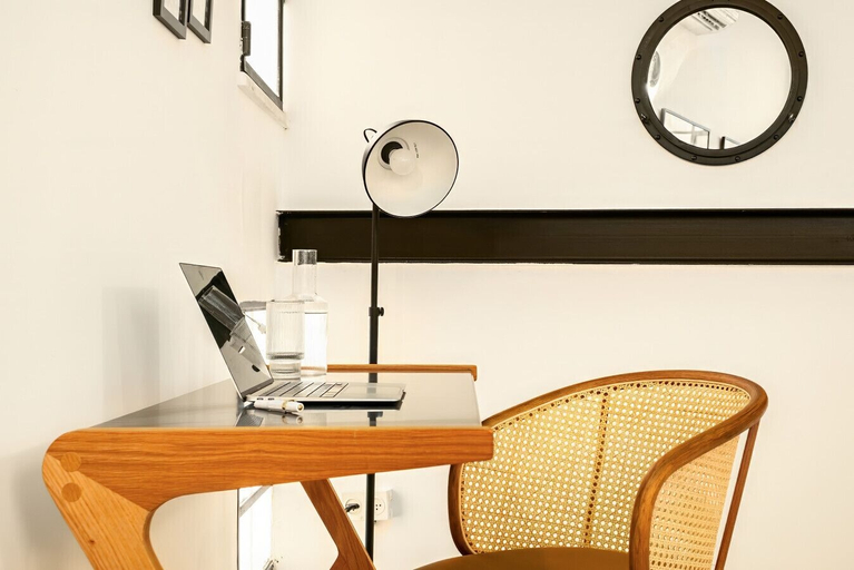 Others 5, Modern-Rustic Haven in the City by Sea N Rent