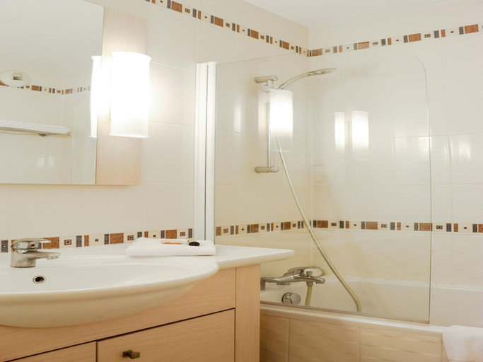 Bathroom 4, Apartment Near Lake Geneva and Mont Blanc, Isère