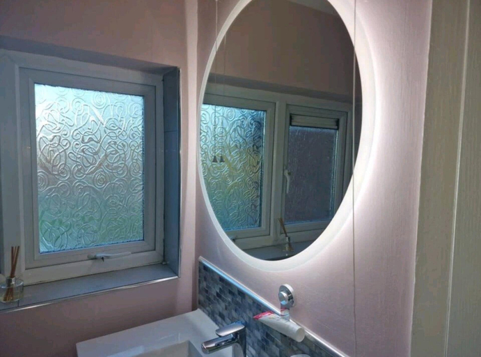Bathroom 4, House Sleeps 8 With Garden and Parking, Wolverhampton