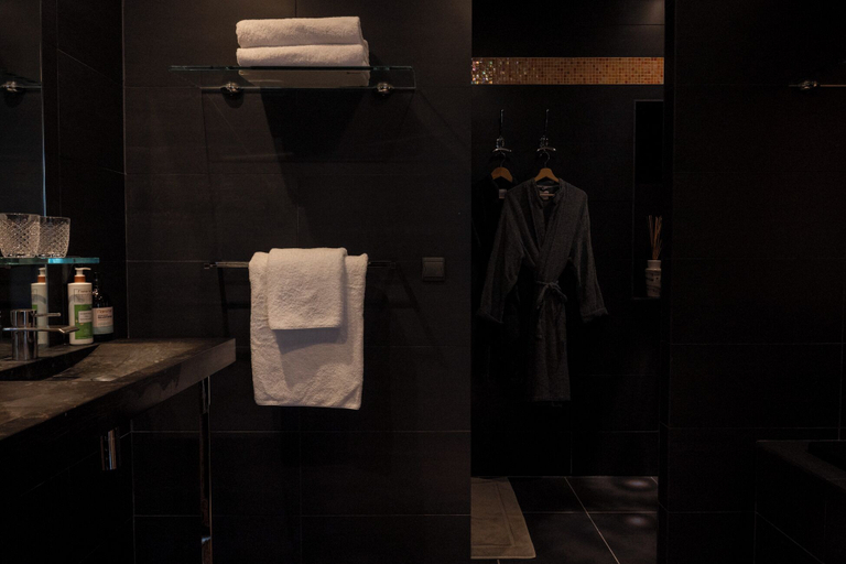 Bathroom 5, Mas de l'Amarine, Bouches-du-Rhône