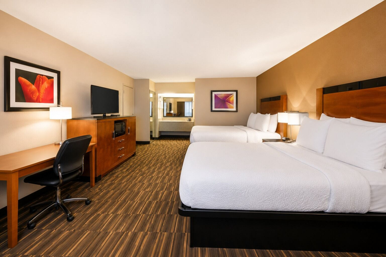 Bedroom 3, Best Western Executive Inn, Lea
