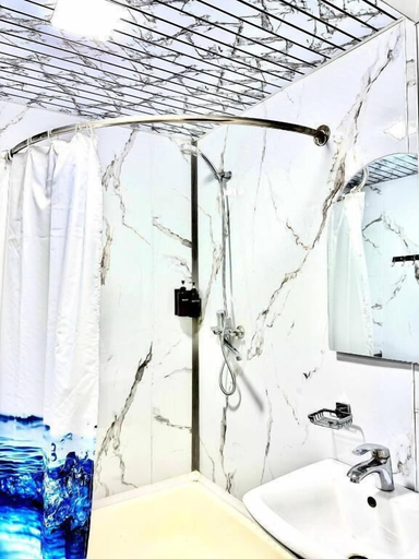 Bathroom 2, Officers Boutique, Samarkand