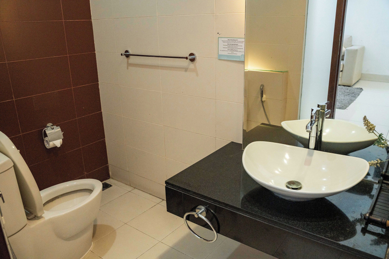 Bathroom 4, Jasmine Cozy Villa 3 BR Heated Pool and Billiard, Bandung