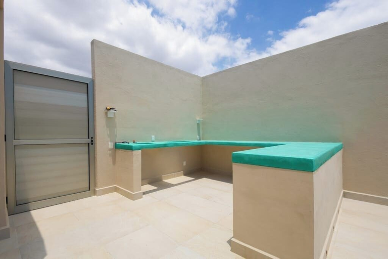 Property grounds 4, Luxury Cabo Condo With Multiple Pools, Pickleball, gym & Rooftop, La Paz