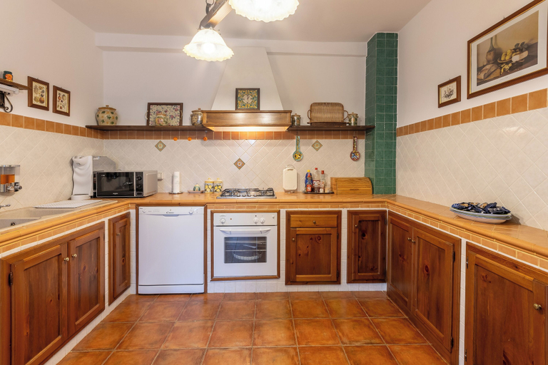 Private kitchen 2, Villa Falcone - Happy Rentals, Catania
