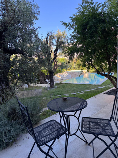 Others 4, Palms Suite, Brindisi