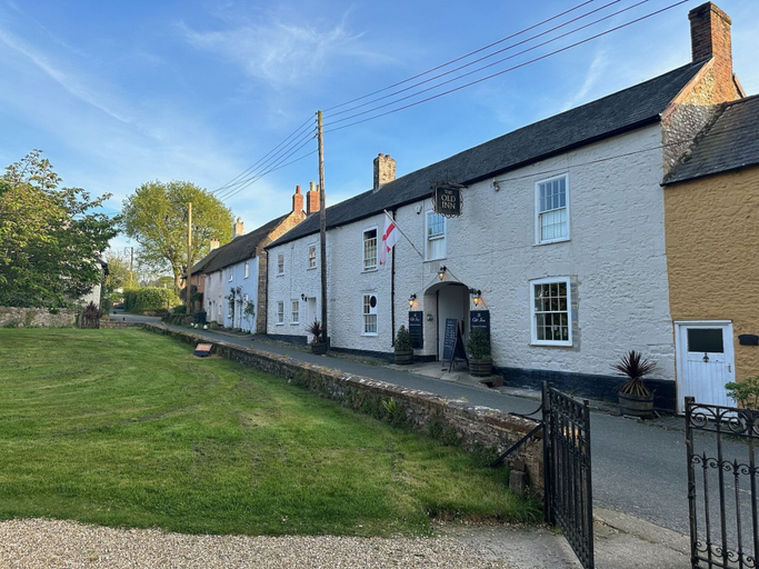 Exterior & Views 2, The Old Inn, Devon