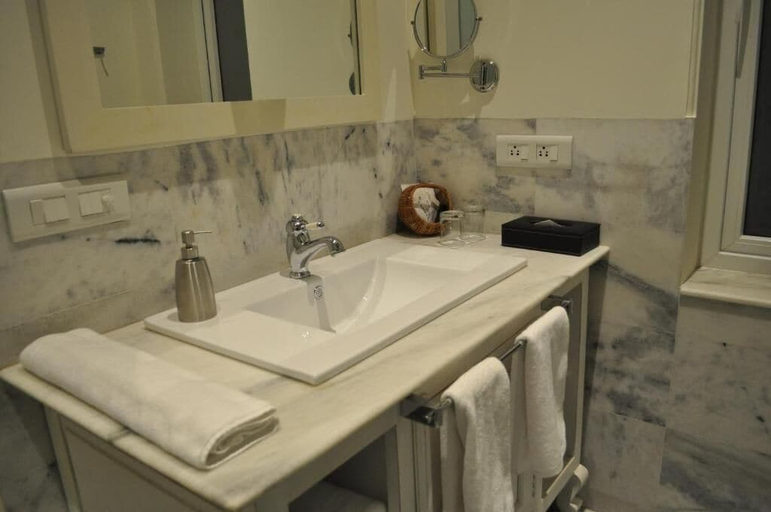 Bathroom 3, Tree of Life Sariska Manor, Alwar