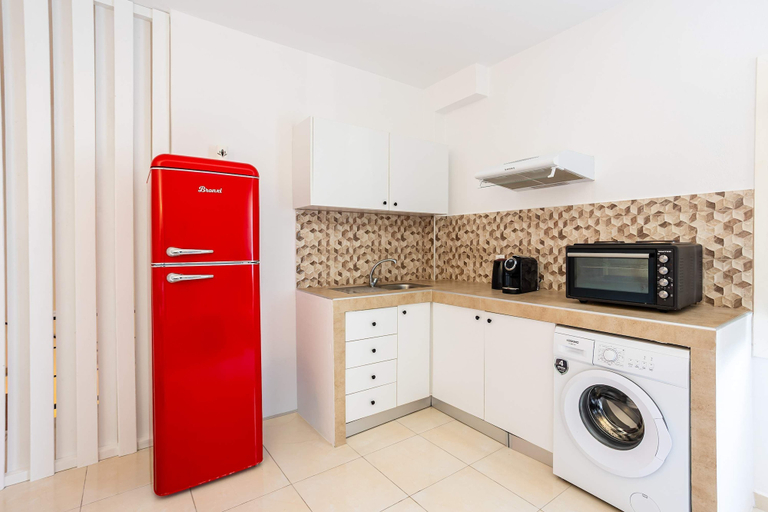 Room 2, Santorini s Welcoming Getaway - Blissful Homely, South Aegean