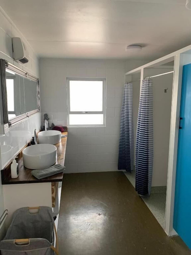 Bathroom, Wedderburn Farm Stay, Central Otago
