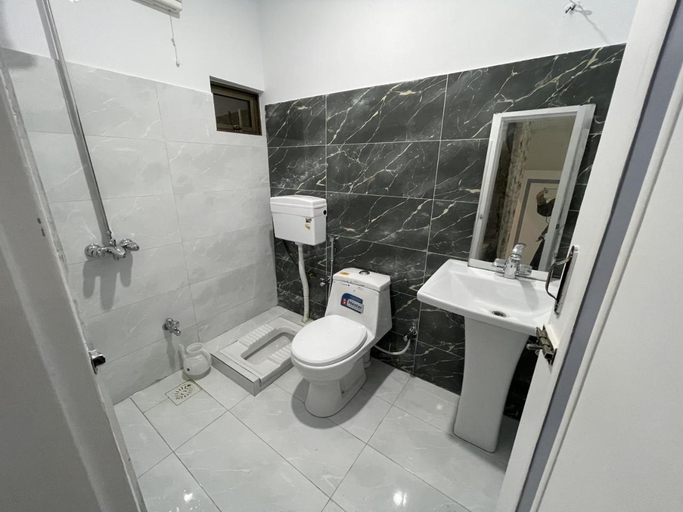 Bathroom 5, Islamabad Guest House, Islamabad