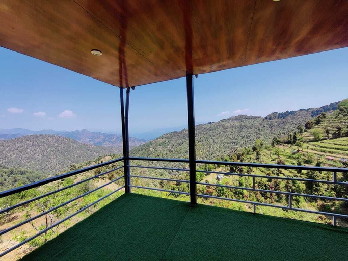 Property grounds 4, Kanatal Greenhood Resort, Tehri Garhwal