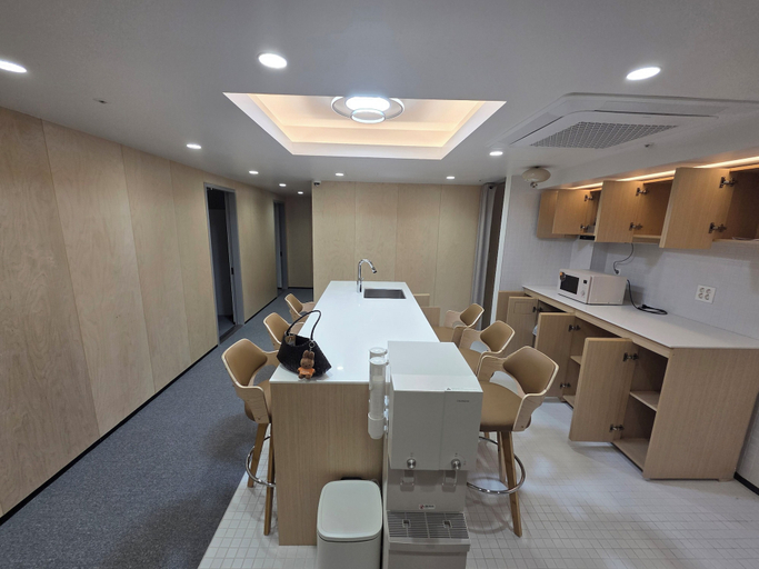 Private kitchen, Stay Together in Seoul, Jung