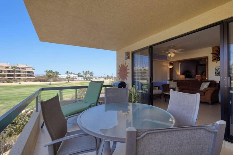 Outdoor dining 5, Charming Golf-view Condo With Pool, Hot Tub, Terrace & Wifi, La Paz
