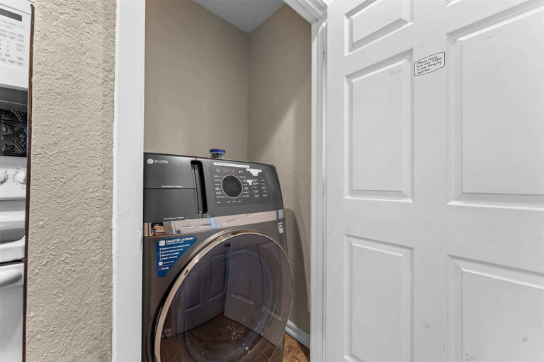 Laundry, Austin's Hideaway Golf-view, Taney