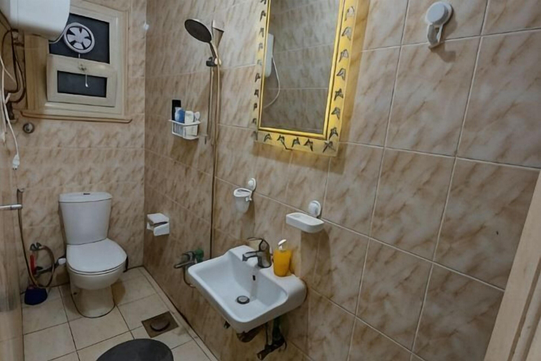 Bathroom, Caesar Studio Apartment, Alexandria