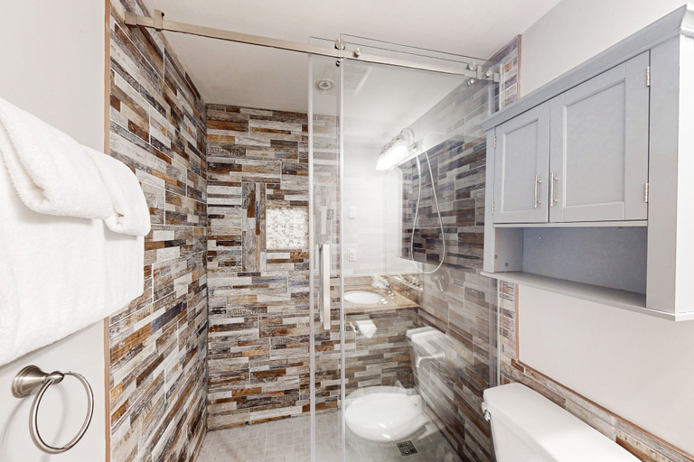 Bathroom 3, North Creek Condos, Grey