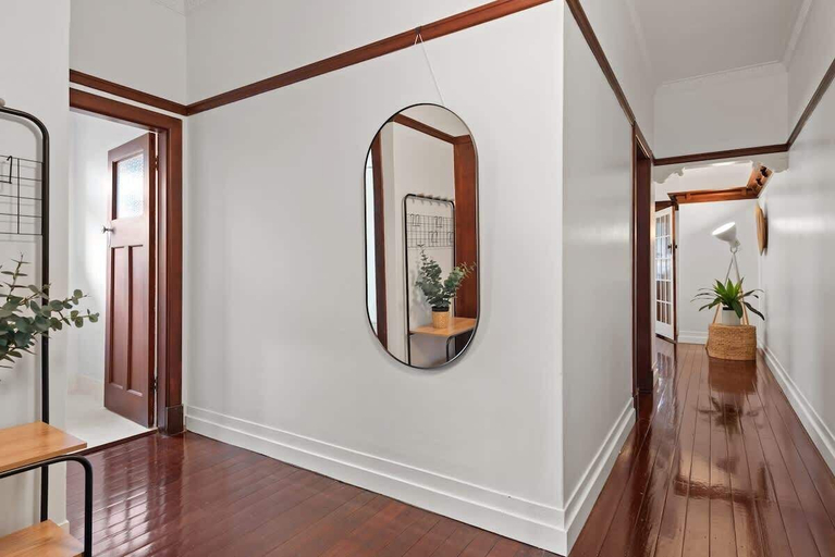 Interior 3, Art Deco in Ascot! ~ 2 Bed / 1 Bath / 1 Car, Albion