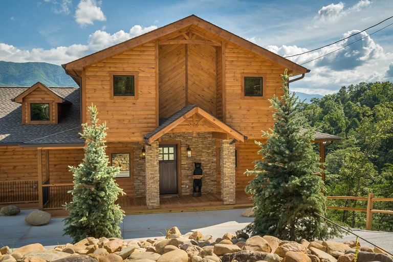 Exterior 3, The Perfect Tenn, Sevier