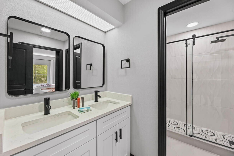 Bathroom, Hawthorn Suites Suite Near Universal & I-drive, Orange