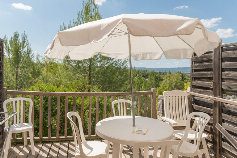 Balcony 4, Ardeche Duplex House for 4 With Pool, Ardèche