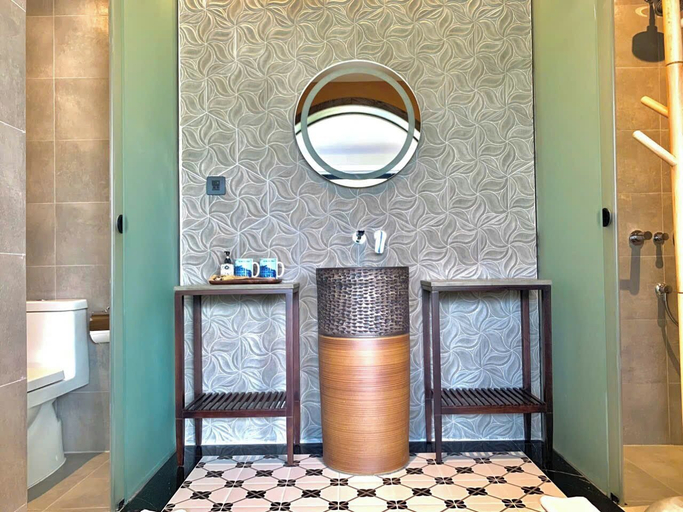 Bathroom 5, The Mystery Con Dao, Côn Đảo