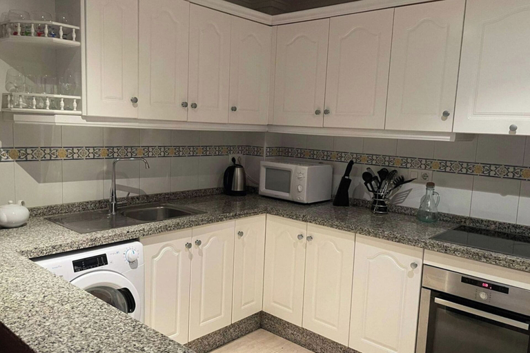 Private kitchen, 3 Bed Villa Sleeps 6 -shared Pool -private Terrace, Alicante