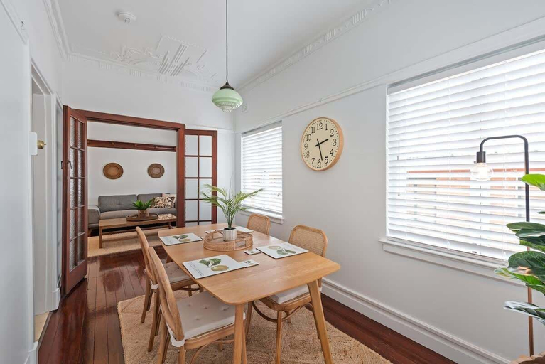 Interior 5, Art Deco in Ascot! ~ 2 Bed / 1 Bath / 1 Car, Albion