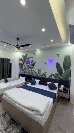Room 2, Hotel Shri Radhe Radhe Ayodhya, Faizabad