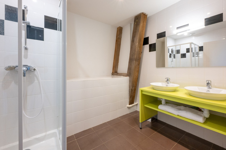 Bathroom 3, Résidence Odalys Le Château de Keravéon, Morbihan
