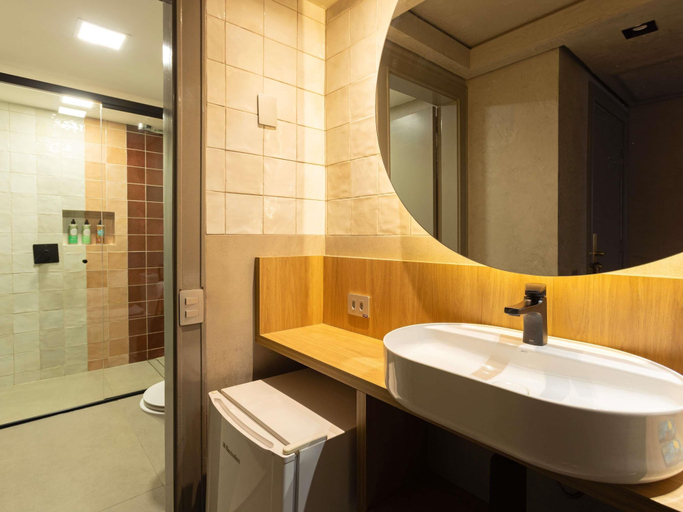 Bathroom 5, Grand Mercure Curitiba Rayon, Curitiba
