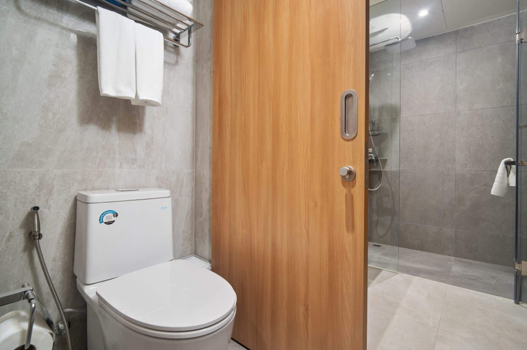 Bathroom 2, Laguna Beach Residences Seashore by Banyan Living, Pulau Phuket