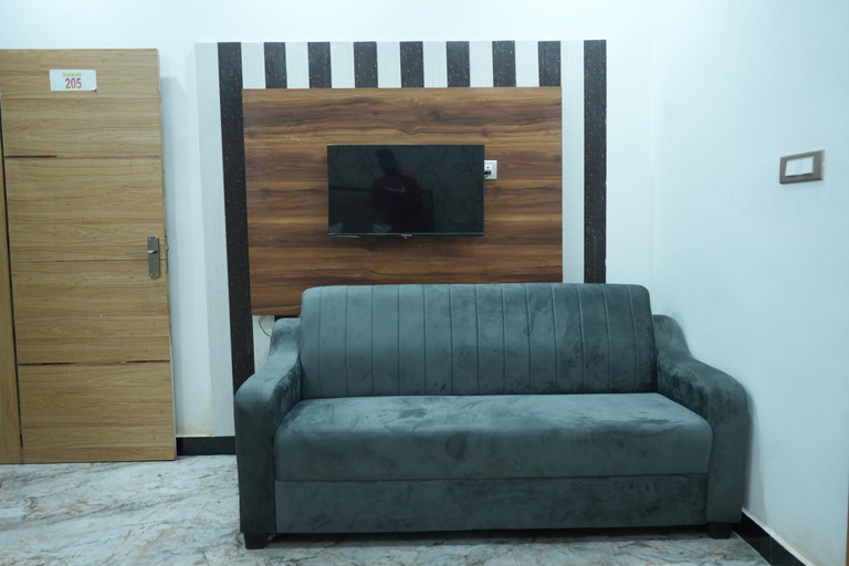 4, hotel raj palace, Wardha