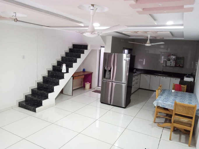 Others 2, Hotel nova galaxy, Rajkot