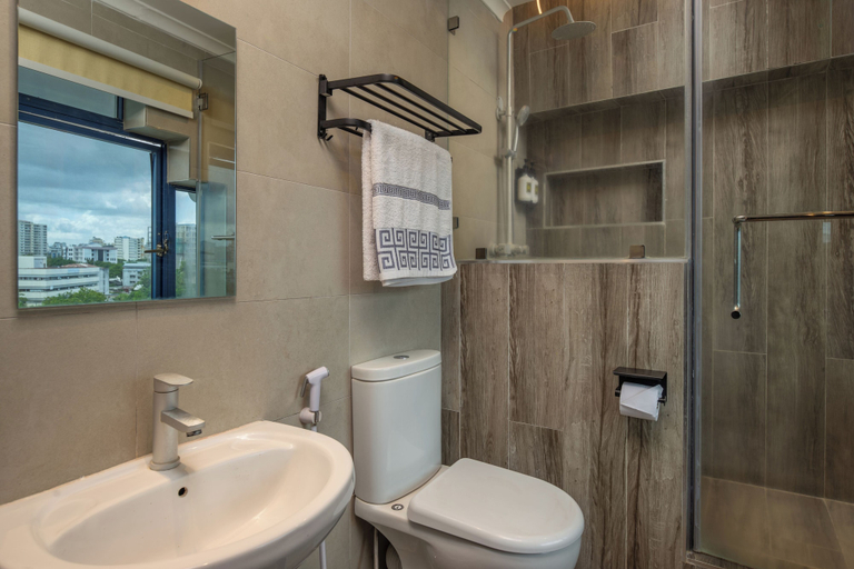 Bathroom 4, Hotel Raha Tower, Ilala