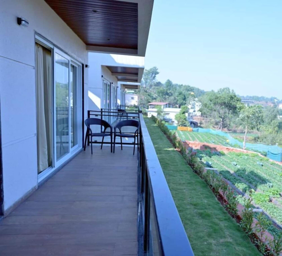 Others 5, Mountain Berries Resort, Satara